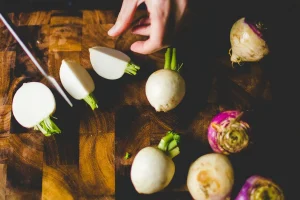 «خواص شگفت‌انگیز شلغم پخته برای درمان سرماخوردگی»