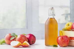 «طرز تهیه سرکه سیب خانگی خوش‌عطر در چند قدم ساده»